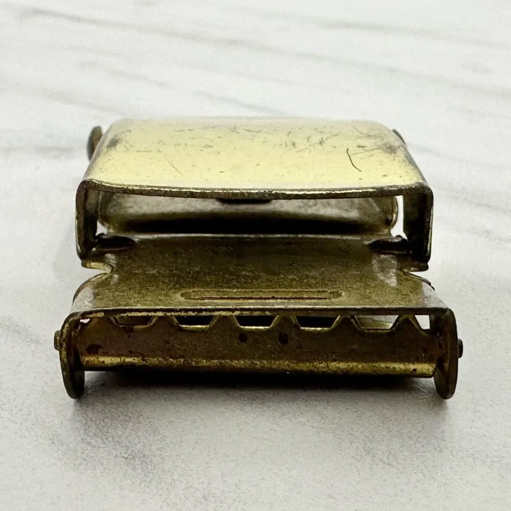 Unbranded gold tone